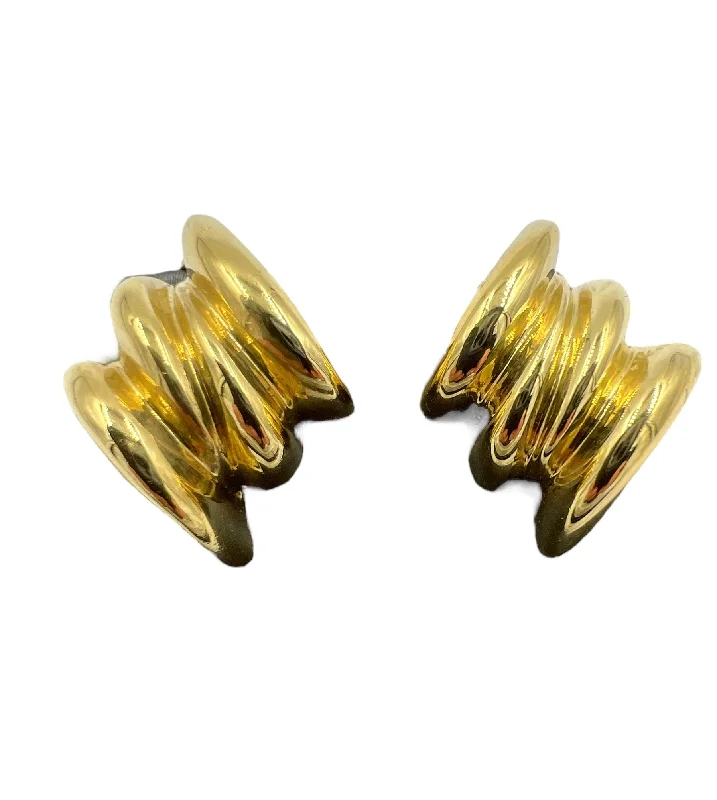 Ladies earrings for travel elegance -Tiffany Ribbed Yellow Gold Clip On Earrings