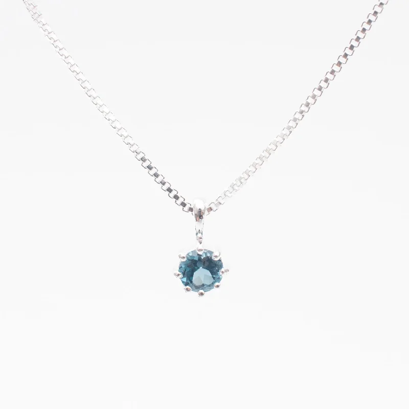 ladies-bar-pendant-pearl-necklaces-Silver Round Claw Set London Blue Topaz Necklace