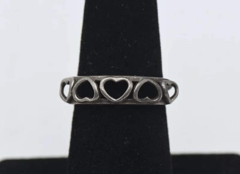 Ladies rings coiled shine -Vintage Handmade Sterling Silver Hearts Ring - Size 6.5