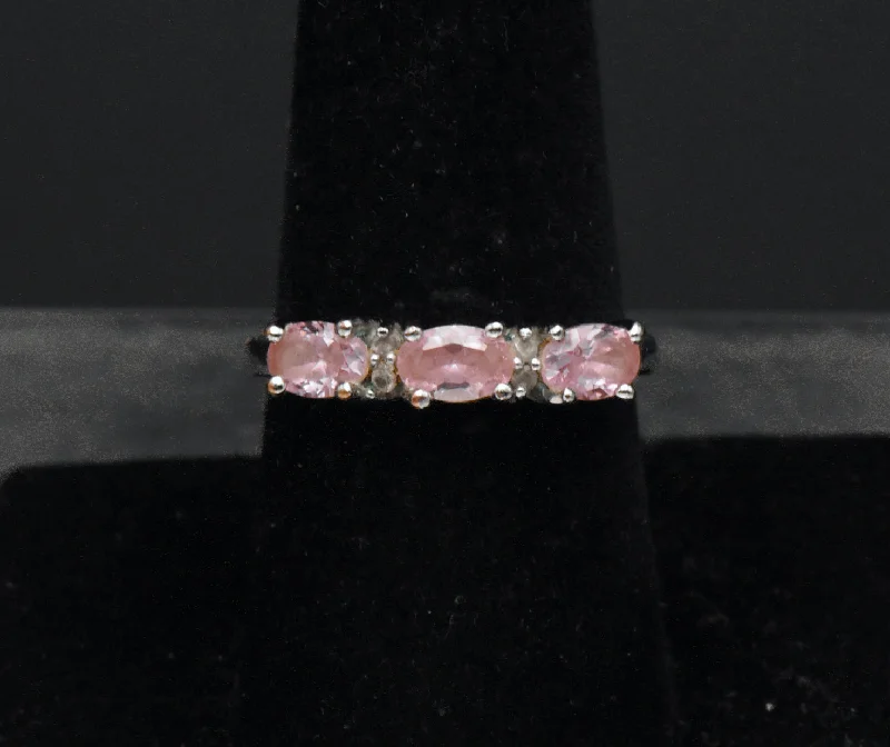 Ladies rings with glow shine -Vintage Pink Crystal Sterling Silver Ring - Size 8