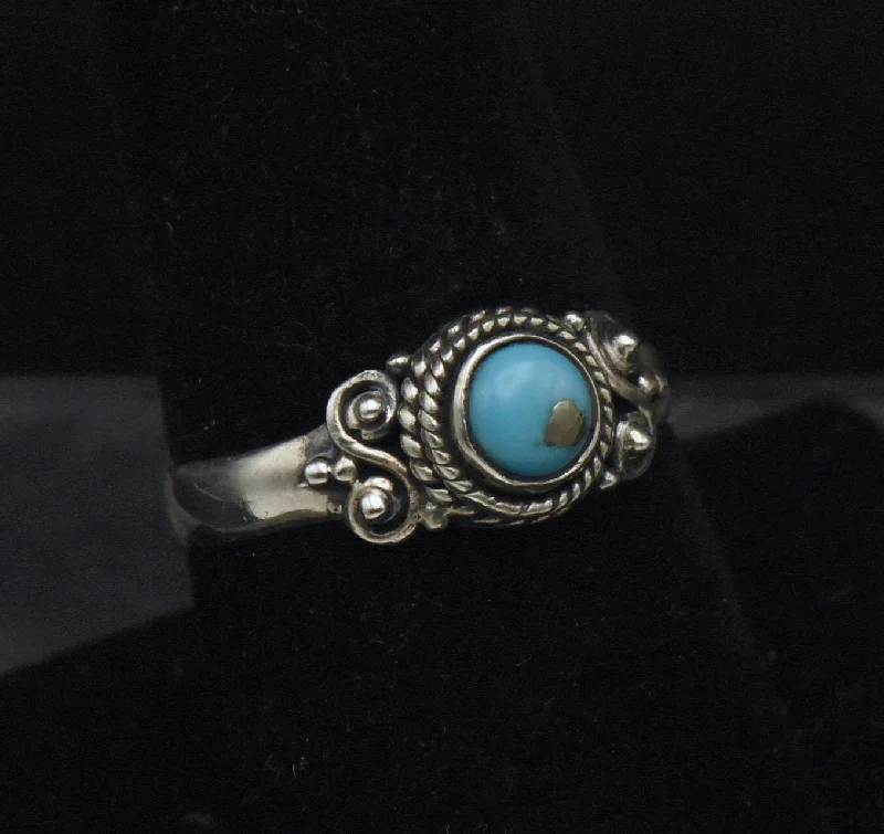 Ladies rings cute elegance -Vintage Handmade Turquoise Sterling Silver Ring - Size 8.25