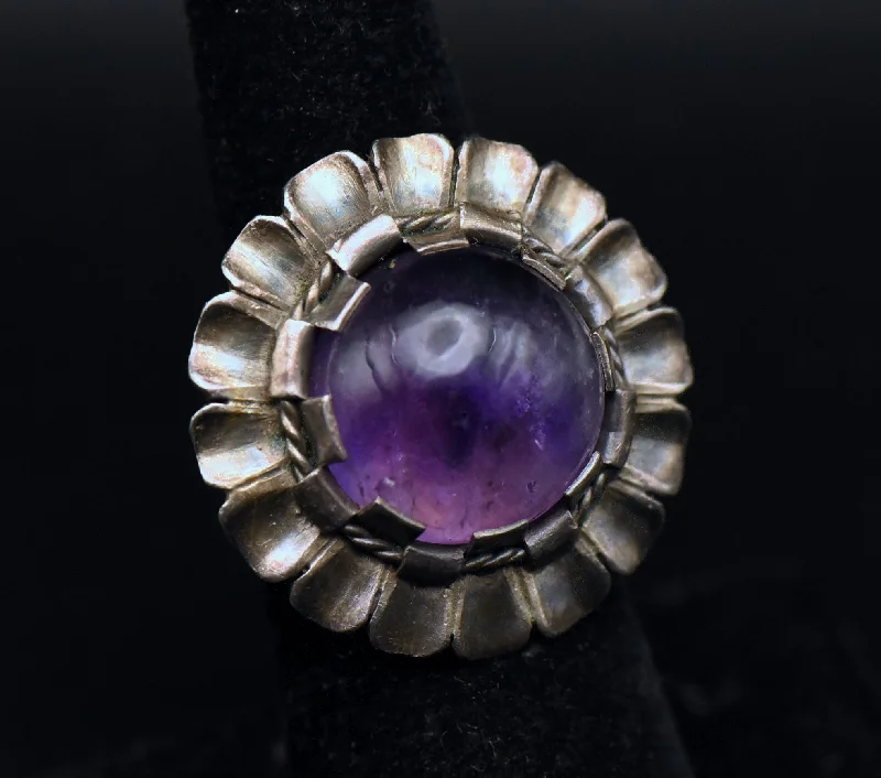 Ladies rings for trendy vibes -Vintage Handmade Amethyst Sterling Silver Ring - Size 6