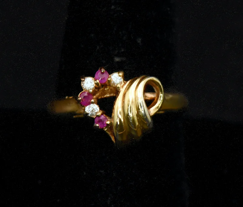 Ladies rings cute shine -Vintage Ruby and Crystal Gold Plated Heart Ring - Size 9