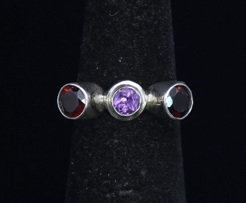 Ladies rings for coastal charm -Vintage Handmade Amethyst and Garnet Sterling Silver Ring - Size 3.75