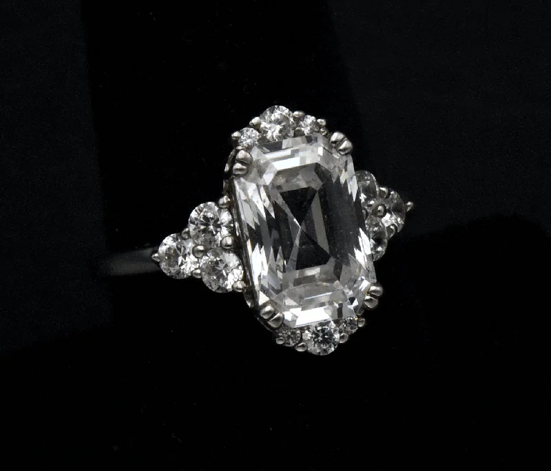 Ladies rings for travel elegance -Vintage Cubic Zirconia Sterling Silver Ring - Size 8